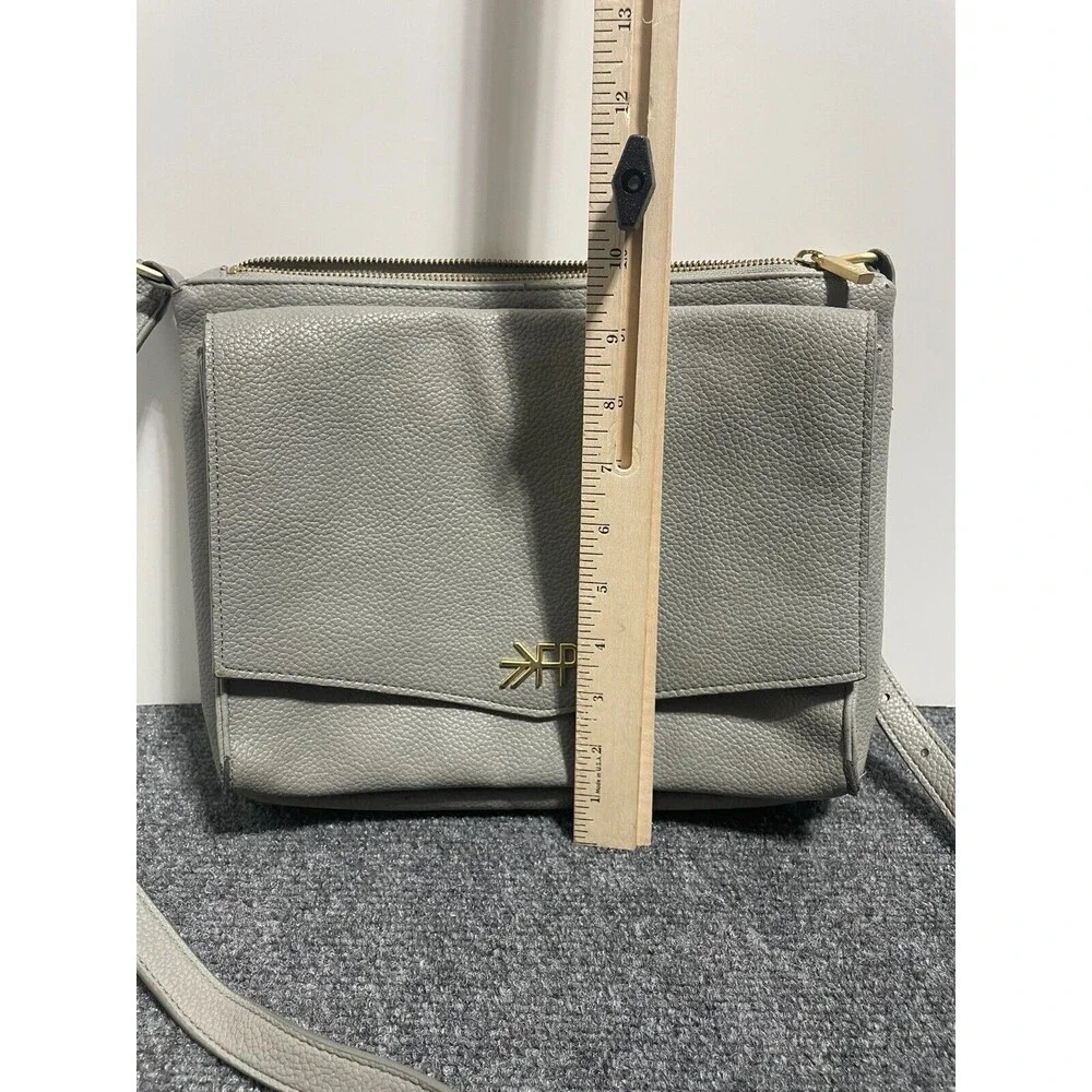 FP Freshly Picked Diaper Crossbody Bag Purse Pocket Wipeable Changing Pad Olive